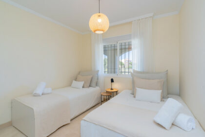 f956c5b067a28f84accc539e23ee6094 - 11