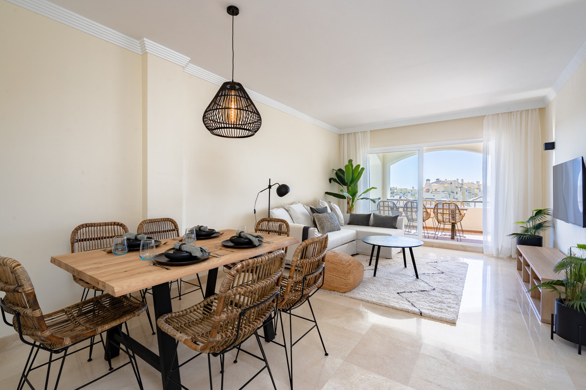 f956c5b067a28f84accc539e23ee6094 - 2