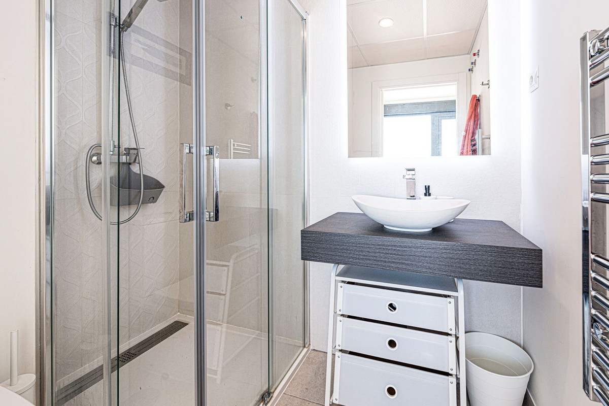 f9a3832dec80152605ff3ae7a9ae1c73 - 13