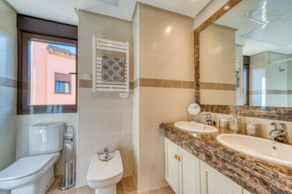 fa118e750d8317843cf1f660500c4c37 - 24