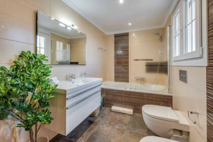 fb6f8c44a5af1df405a1d082efd6a189 - 17