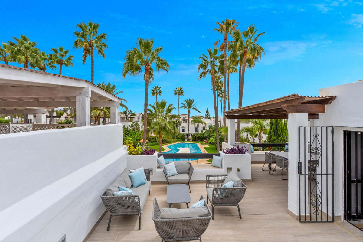 fb9895658097b792a18b3e24a090326f - 1