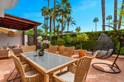 fb9895658097b792a18b3e24a090326f - 12