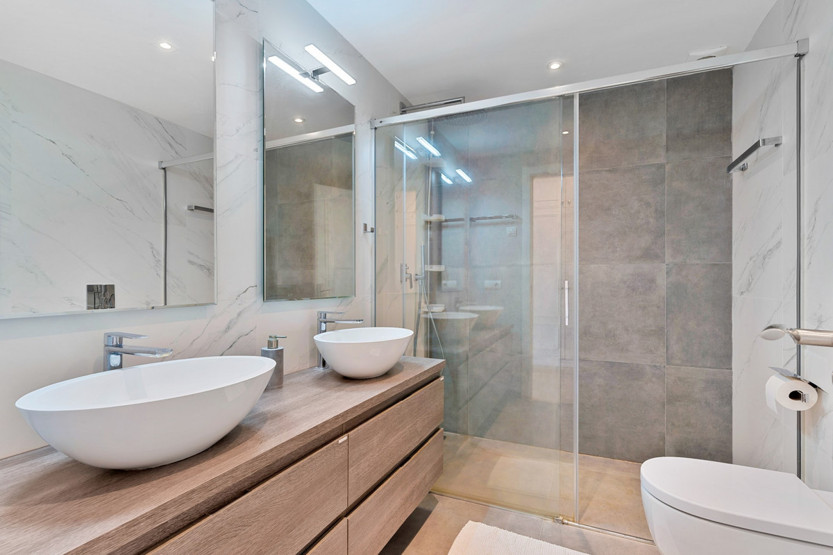 fb9895658097b792a18b3e24a090326f - 21