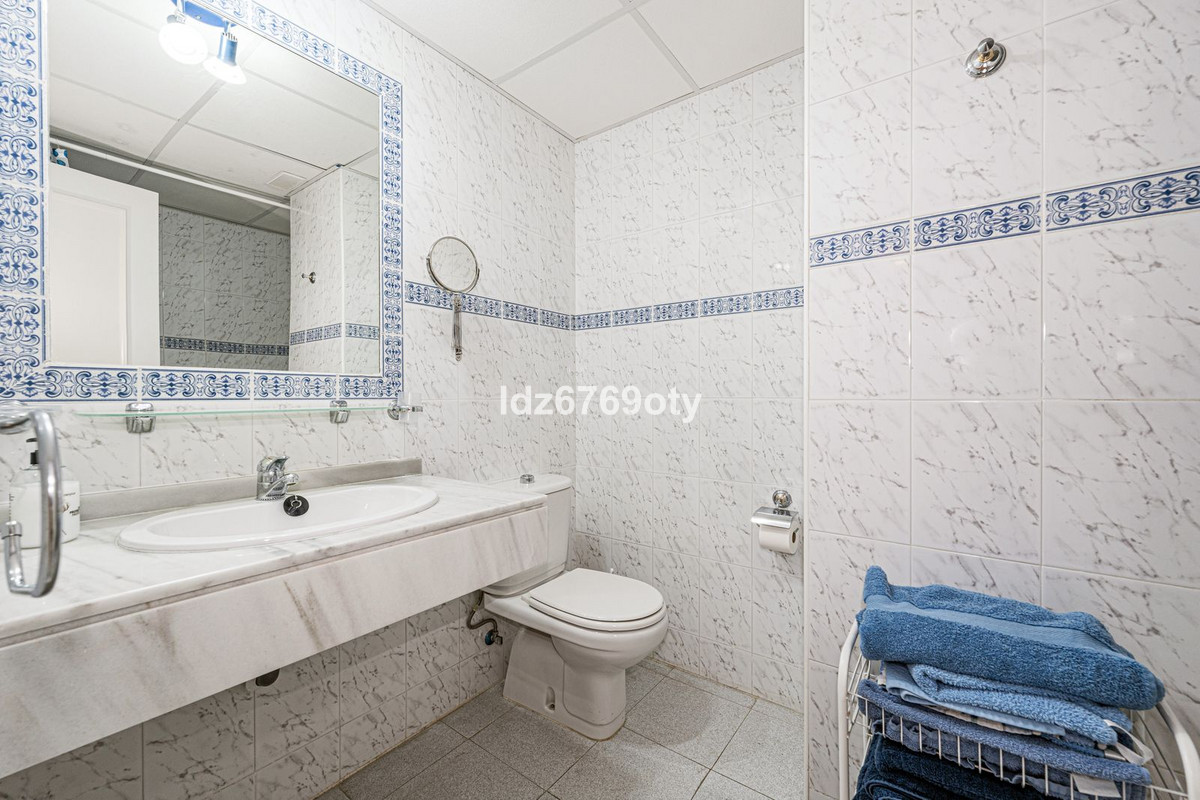 fd09cadfd60651b77b8761a9f7e4252b - 12