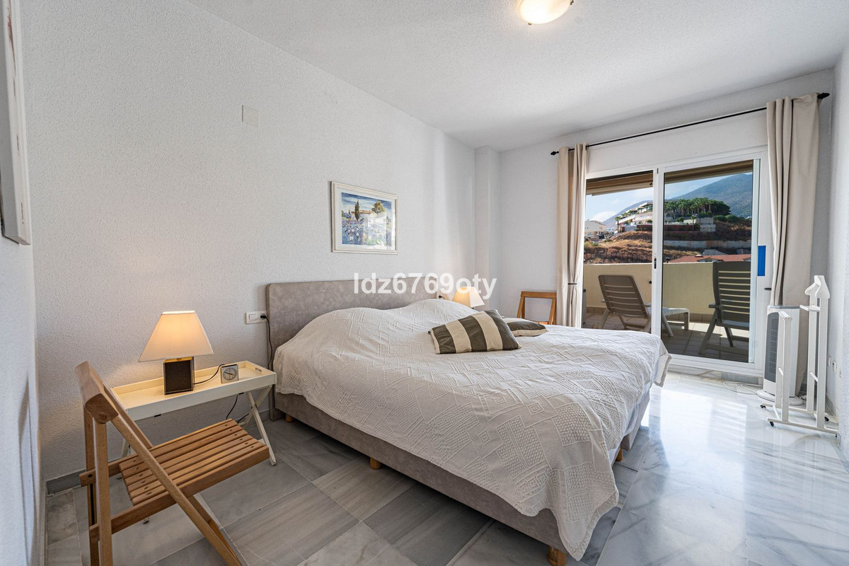 fd09cadfd60651b77b8761a9f7e4252b - 17