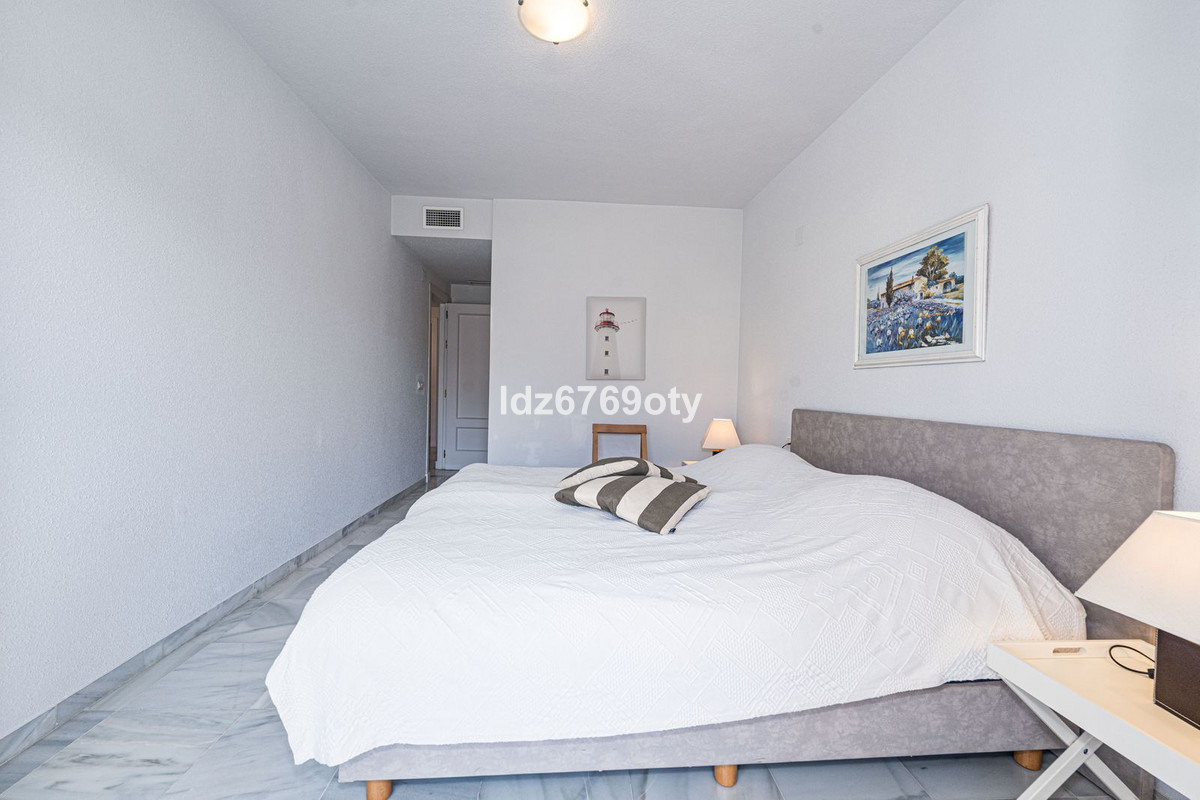 fd09cadfd60651b77b8761a9f7e4252b - 18