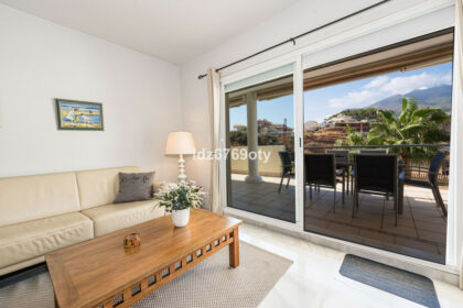 fd09cadfd60651b77b8761a9f7e4252b - 2