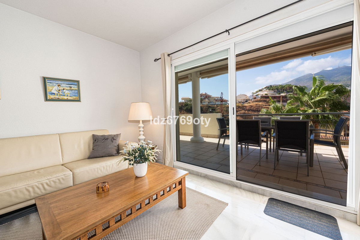 fd09cadfd60651b77b8761a9f7e4252b - 2