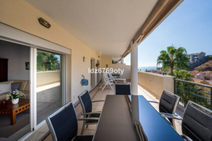 fd09cadfd60651b77b8761a9f7e4252b - 23