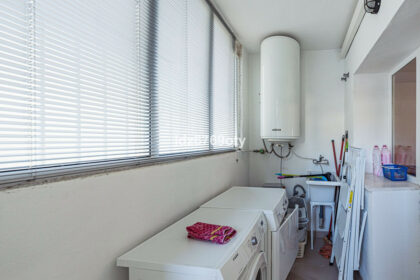 fd09cadfd60651b77b8761a9f7e4252b - 27