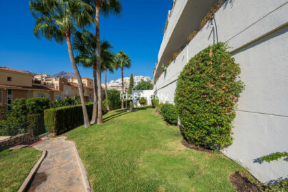 fd09cadfd60651b77b8761a9f7e4252b - 35