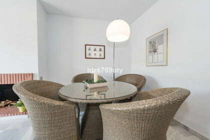 fd09cadfd60651b77b8761a9f7e4252b - 4