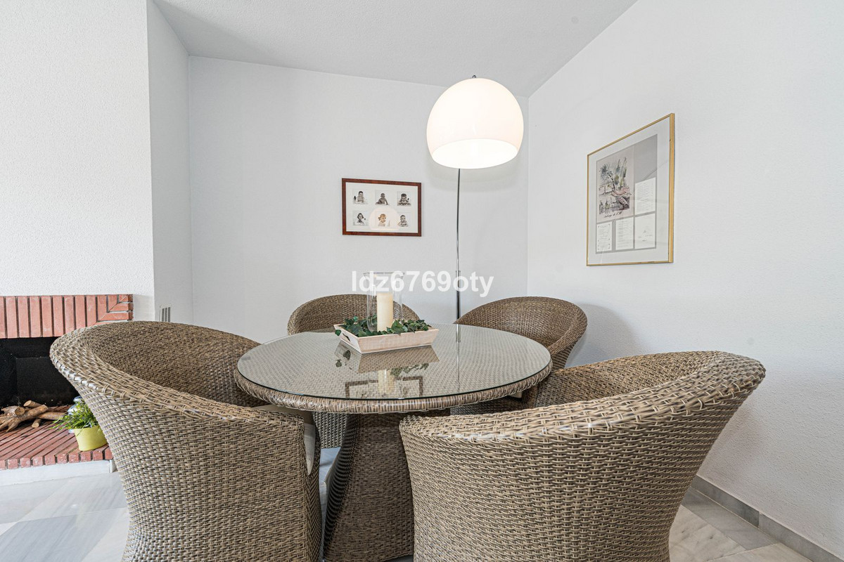 fd09cadfd60651b77b8761a9f7e4252b - 4