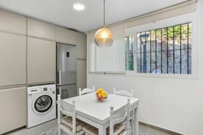 fd1fc48373ea7b81d8151b6ce31621fa - 12