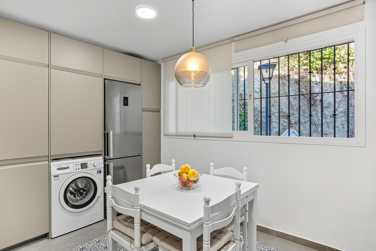 fd1fc48373ea7b81d8151b6ce31621fa - 12