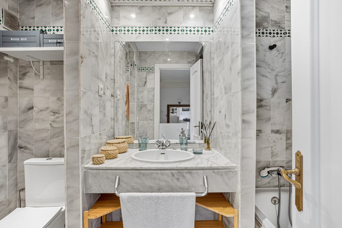 fd1fc48373ea7b81d8151b6ce31621fa - 16