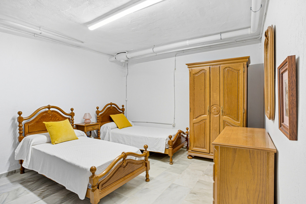 fd1fc48373ea7b81d8151b6ce31621fa - 23