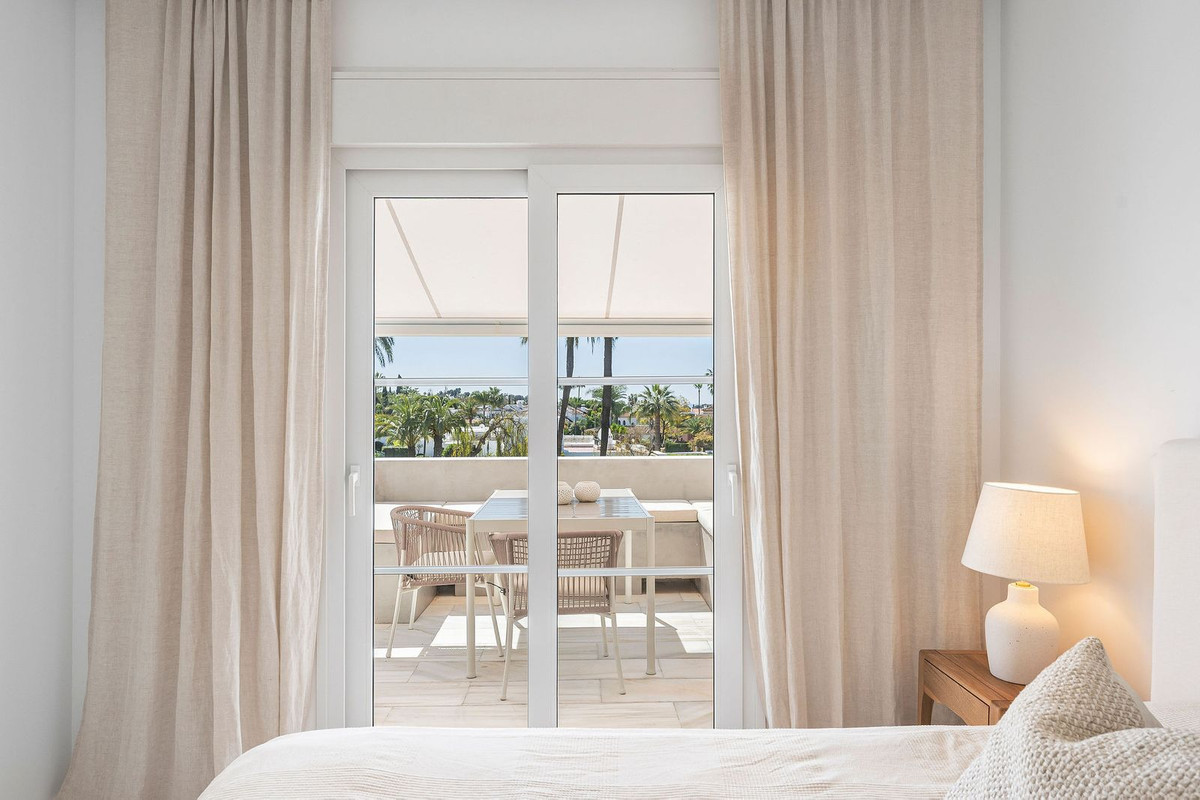 fd8482aeaa10540d5ba60e70262474bf - 15