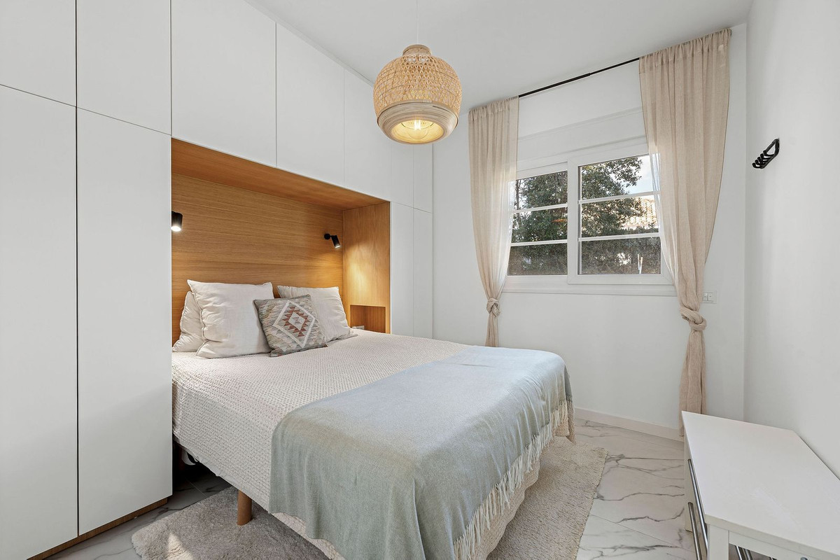 fd8482aeaa10540d5ba60e70262474bf - 18