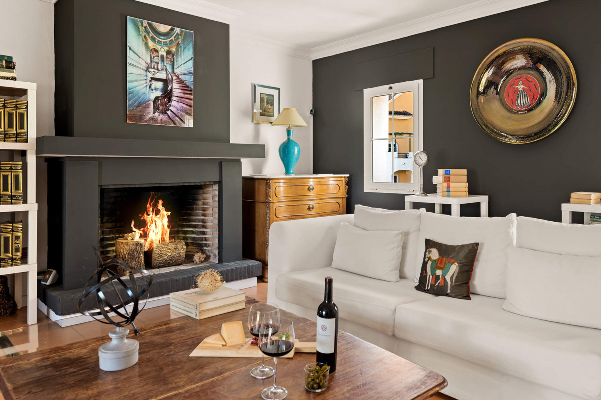 fdd306987e08d6dc66d9234a1b3fd80c - 12