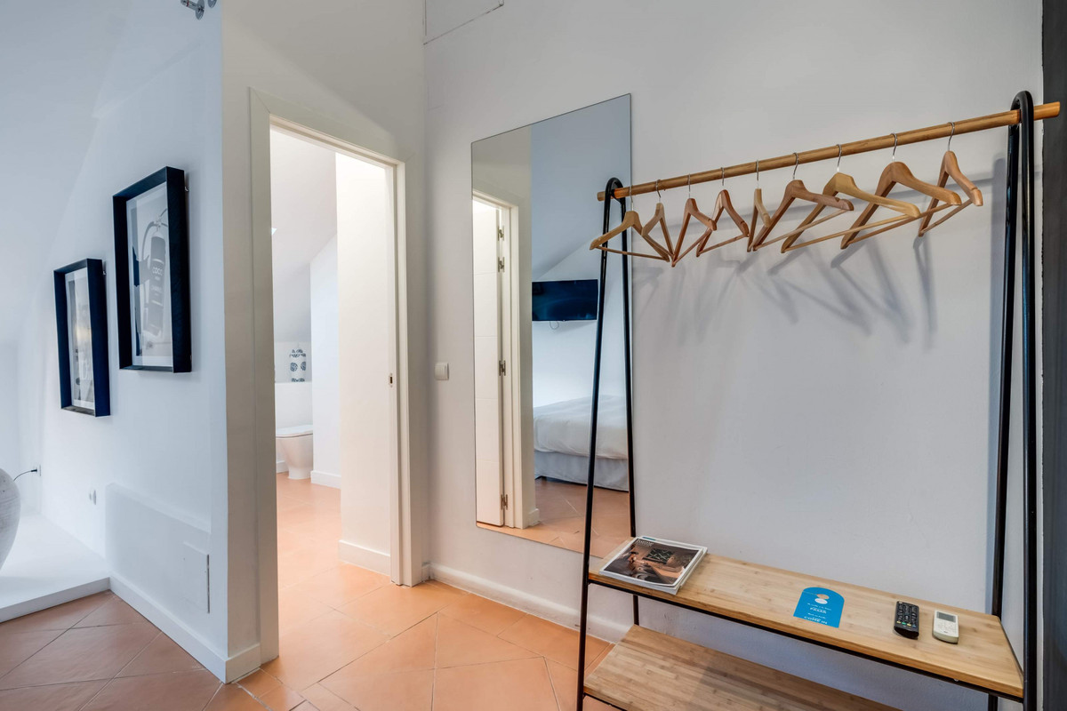 fdd306987e08d6dc66d9234a1b3fd80c - 27