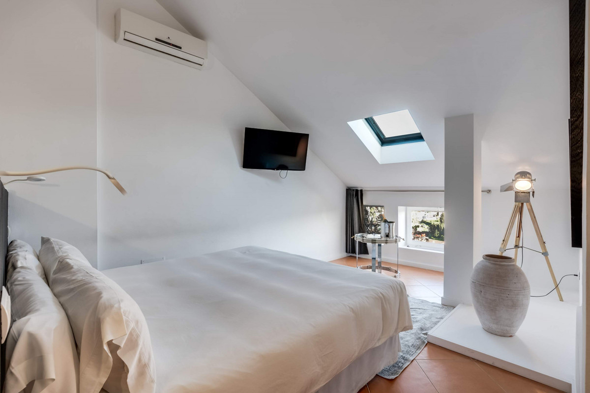 fdd306987e08d6dc66d9234a1b3fd80c - 29