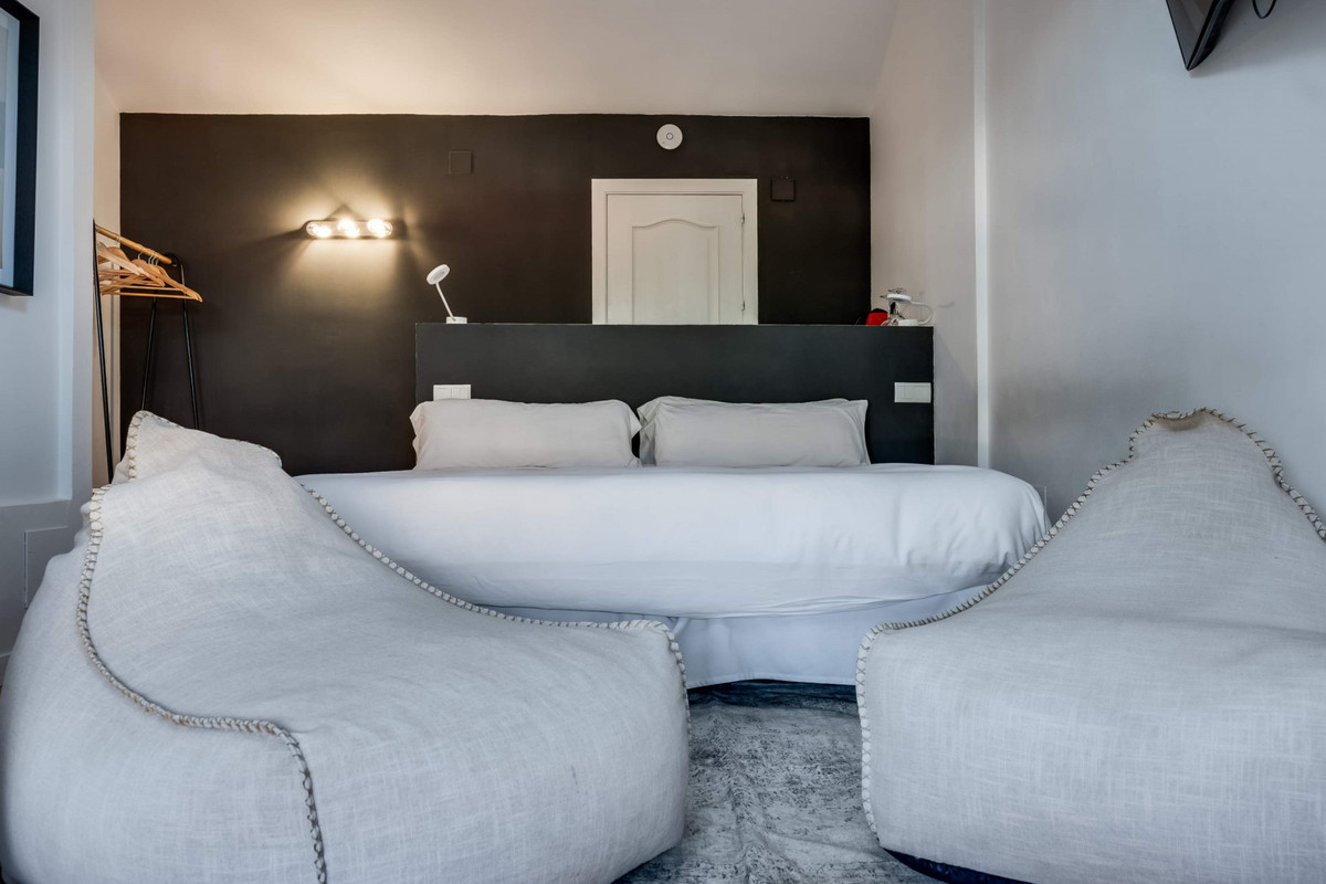 fdd306987e08d6dc66d9234a1b3fd80c - 38