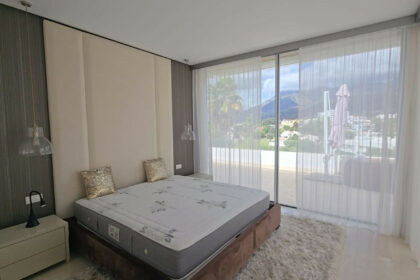 fee39c000fa7fe305a5e528ae58014da - 19