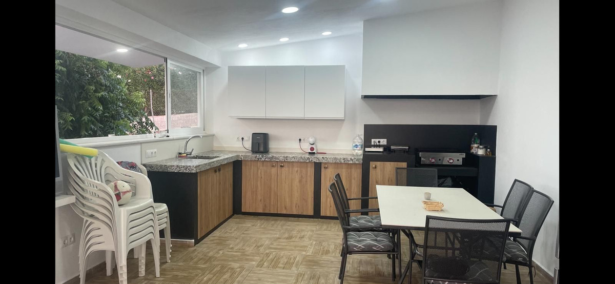 ff717fc80a92750a5ceff6c3776baa6d - 10