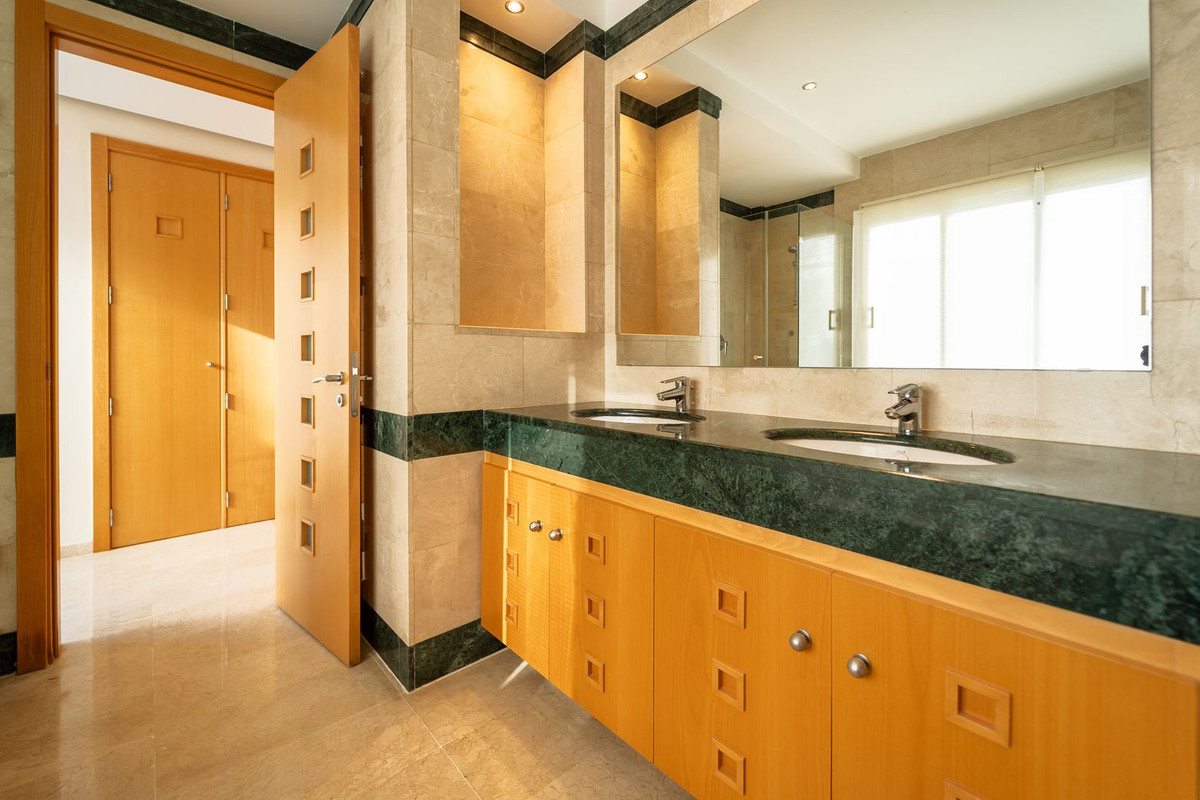 ff79bab3e59abb60c2dbed1c95ed1c43 - 30