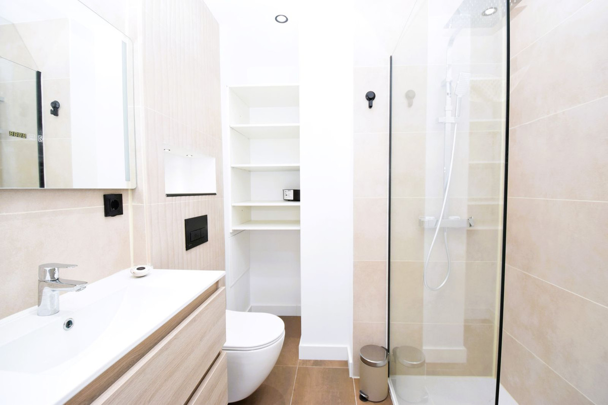 ff8c9d0a87cd37ba62e0eb3b866072fc - 12