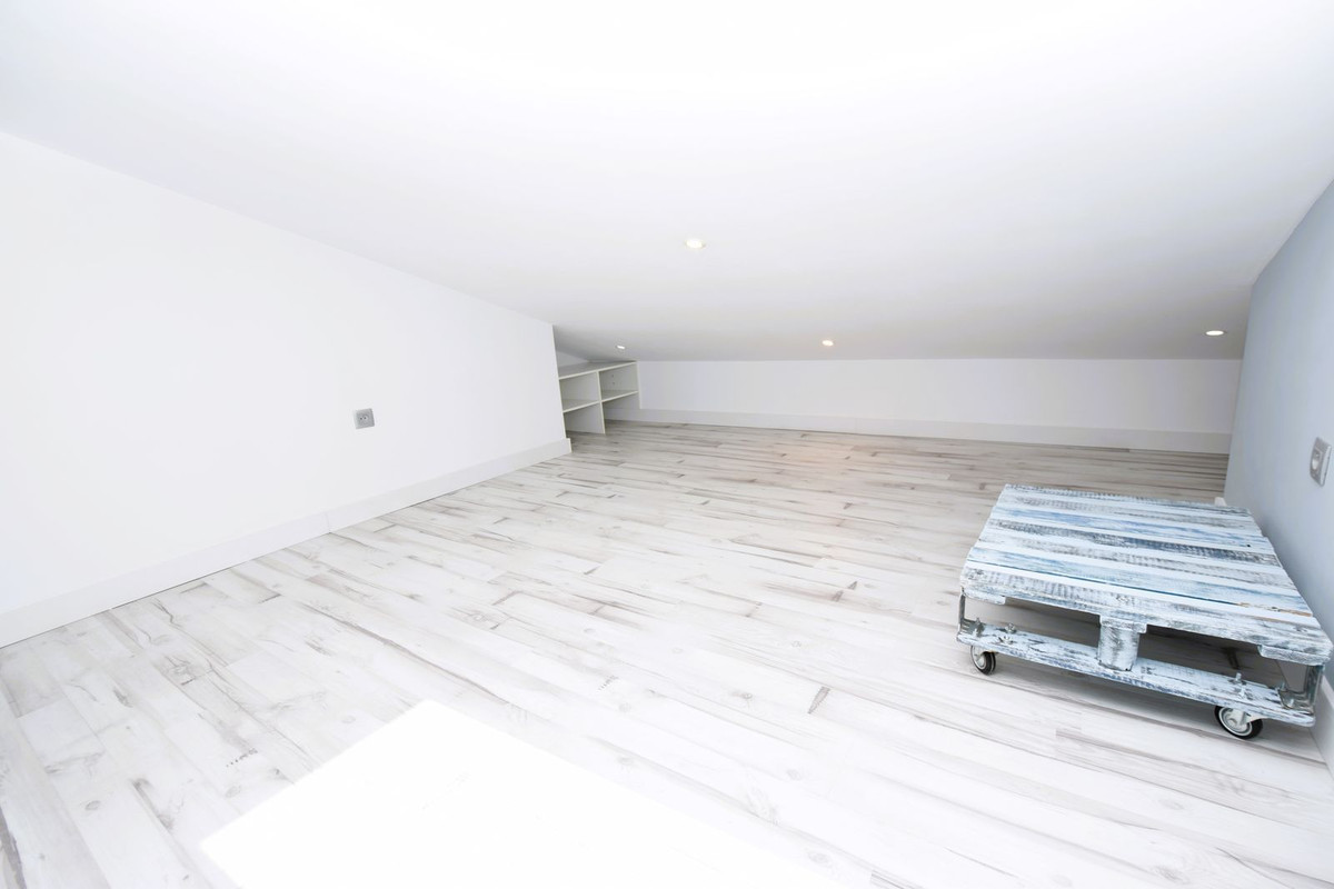 ff8c9d0a87cd37ba62e0eb3b866072fc - 17