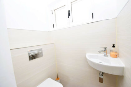 ff8c9d0a87cd37ba62e0eb3b866072fc - 21