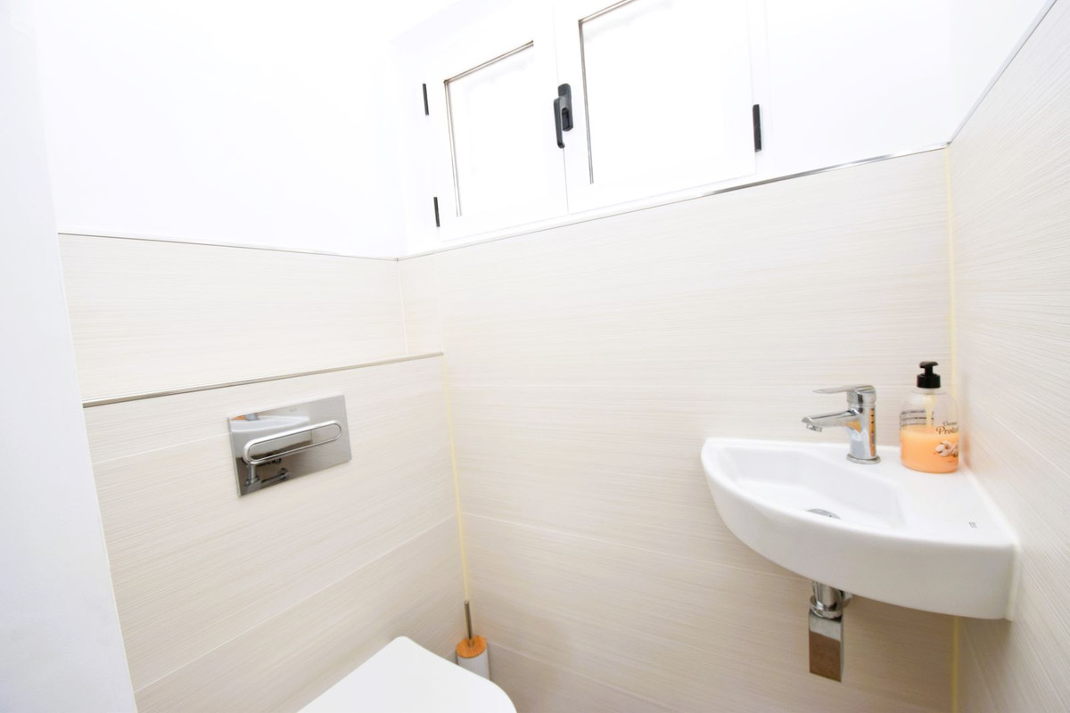 ff8c9d0a87cd37ba62e0eb3b866072fc - 21