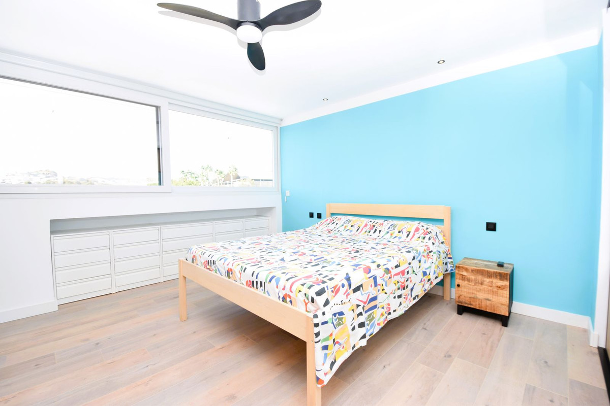 ff8c9d0a87cd37ba62e0eb3b866072fc - 9