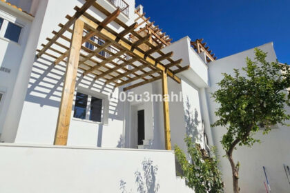 00d418e88b3cafb896fabcce25c1fbb3 - 1