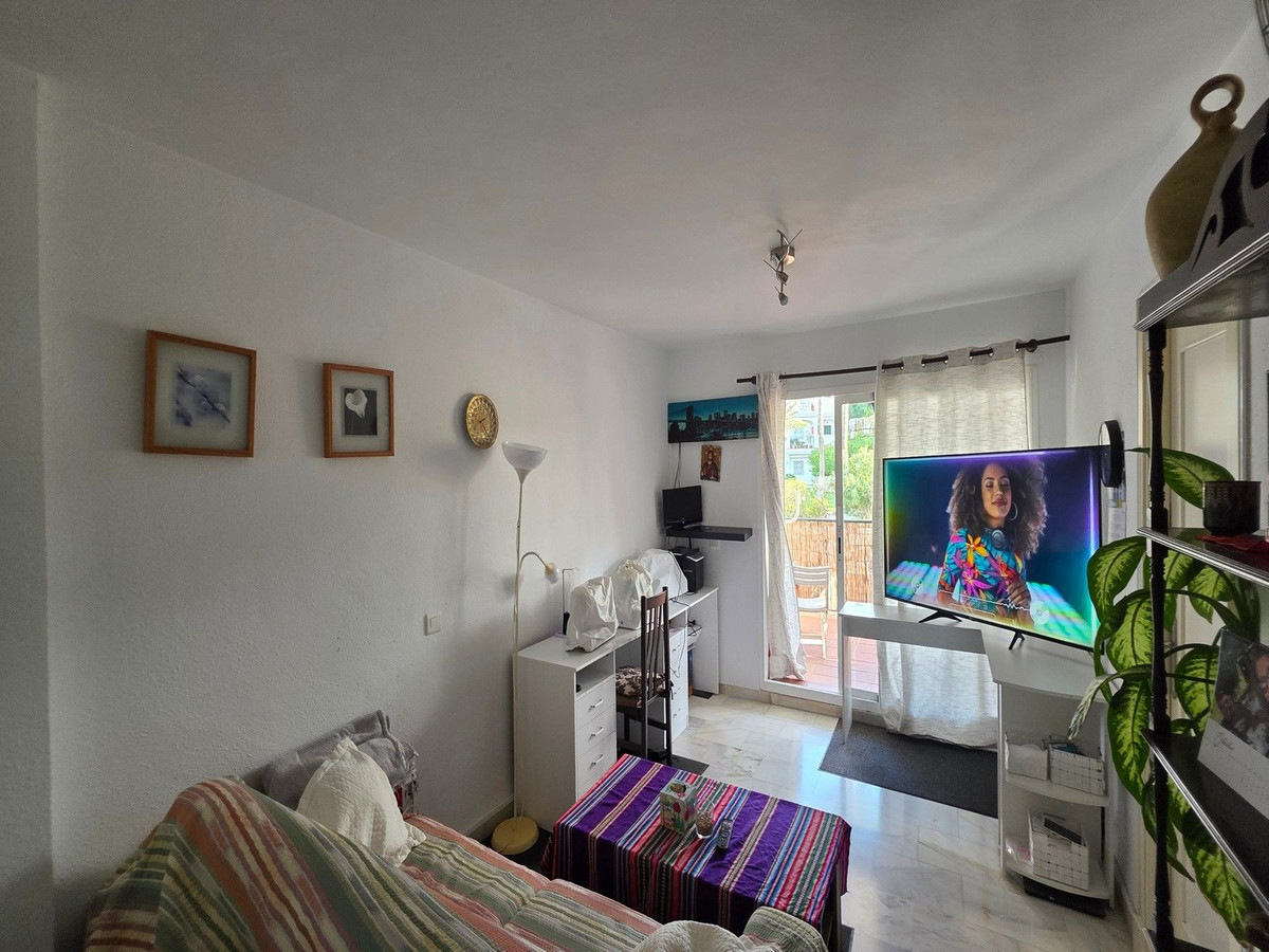 013fcd56d48b4810ade7c732281b1532 - 11