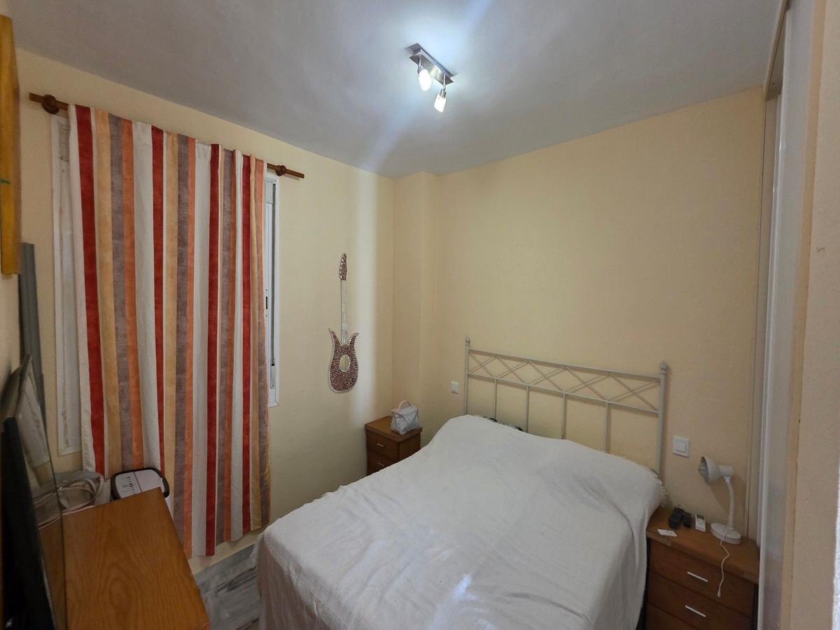 013fcd56d48b4810ade7c732281b1532 - 12