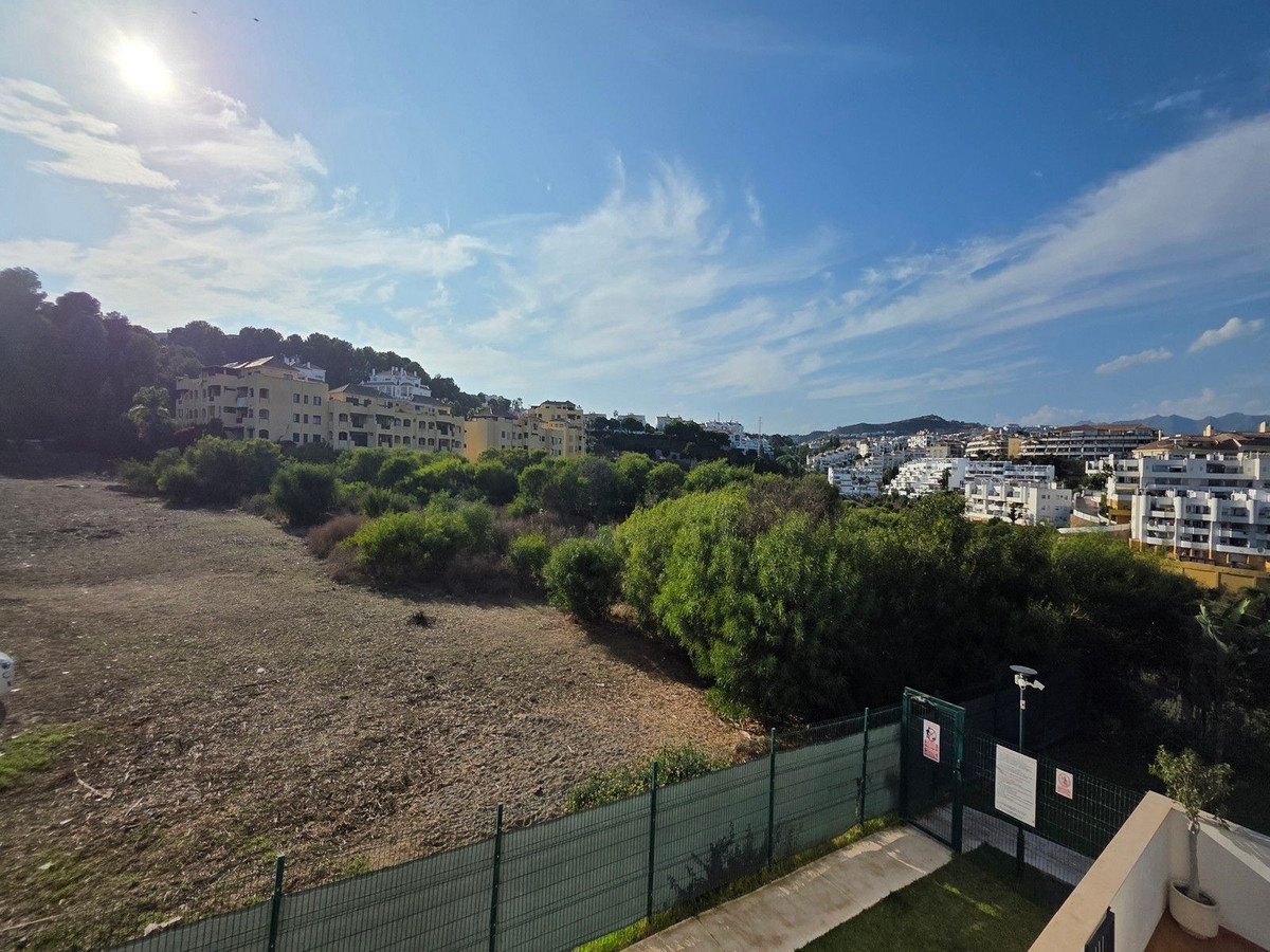 013fcd56d48b4810ade7c732281b1532 - 15