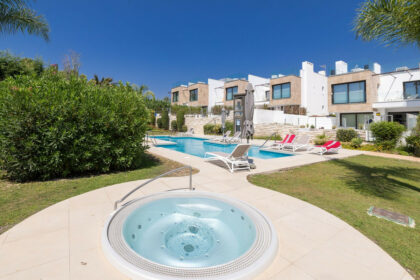 01e1a7d2509dd4b06fb78ab138fc5b36 - 37