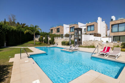 01e1a7d2509dd4b06fb78ab138fc5b36 - 38