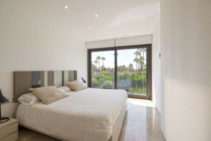 01e1a7d2509dd4b06fb78ab138fc5b36 - 42