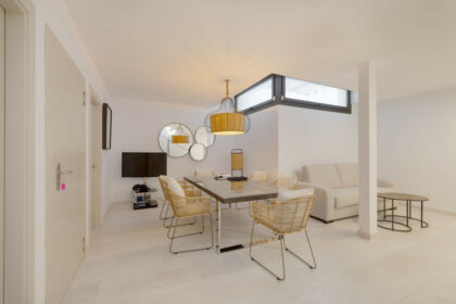 01e1a7d2509dd4b06fb78ab138fc5b36 - 6