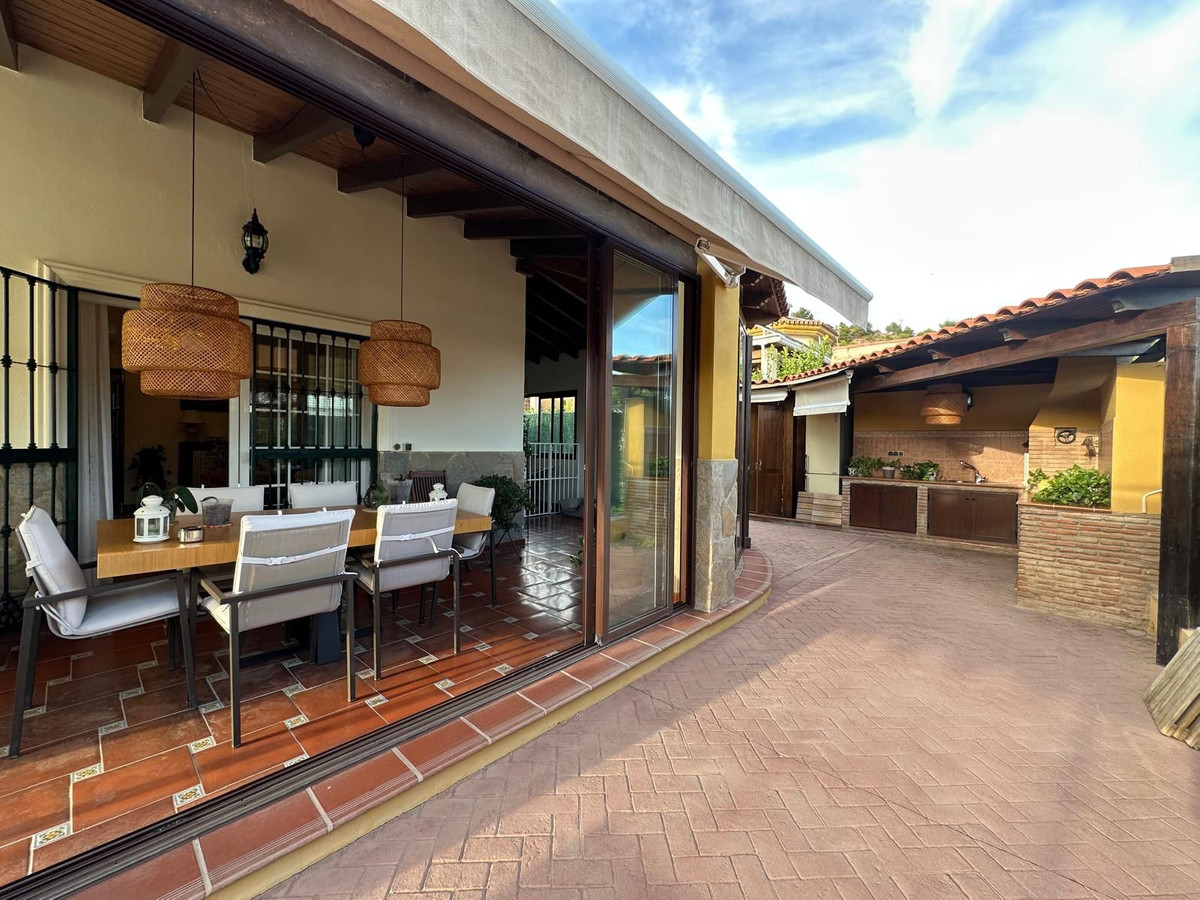 0225541af1d6937b770874196ec0681e - 11