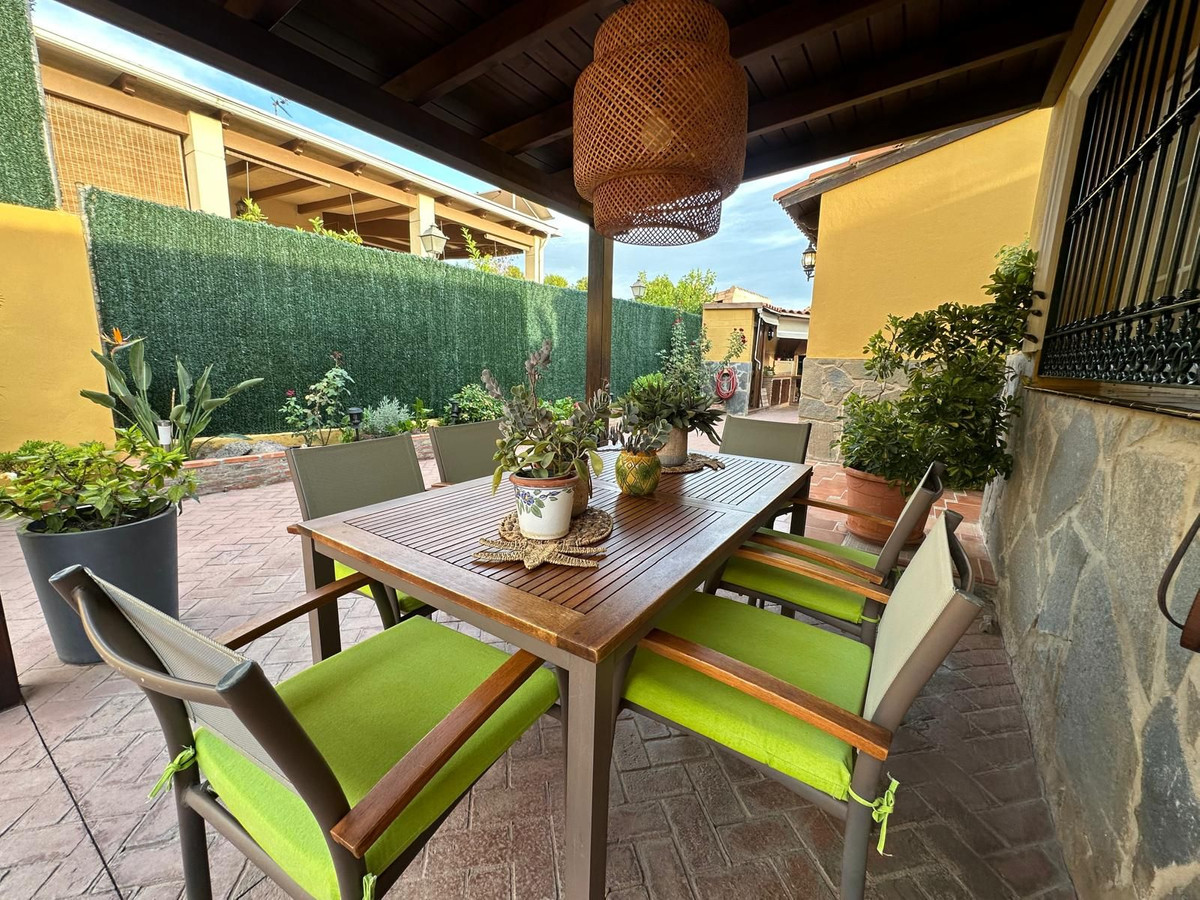 0225541af1d6937b770874196ec0681e - 18