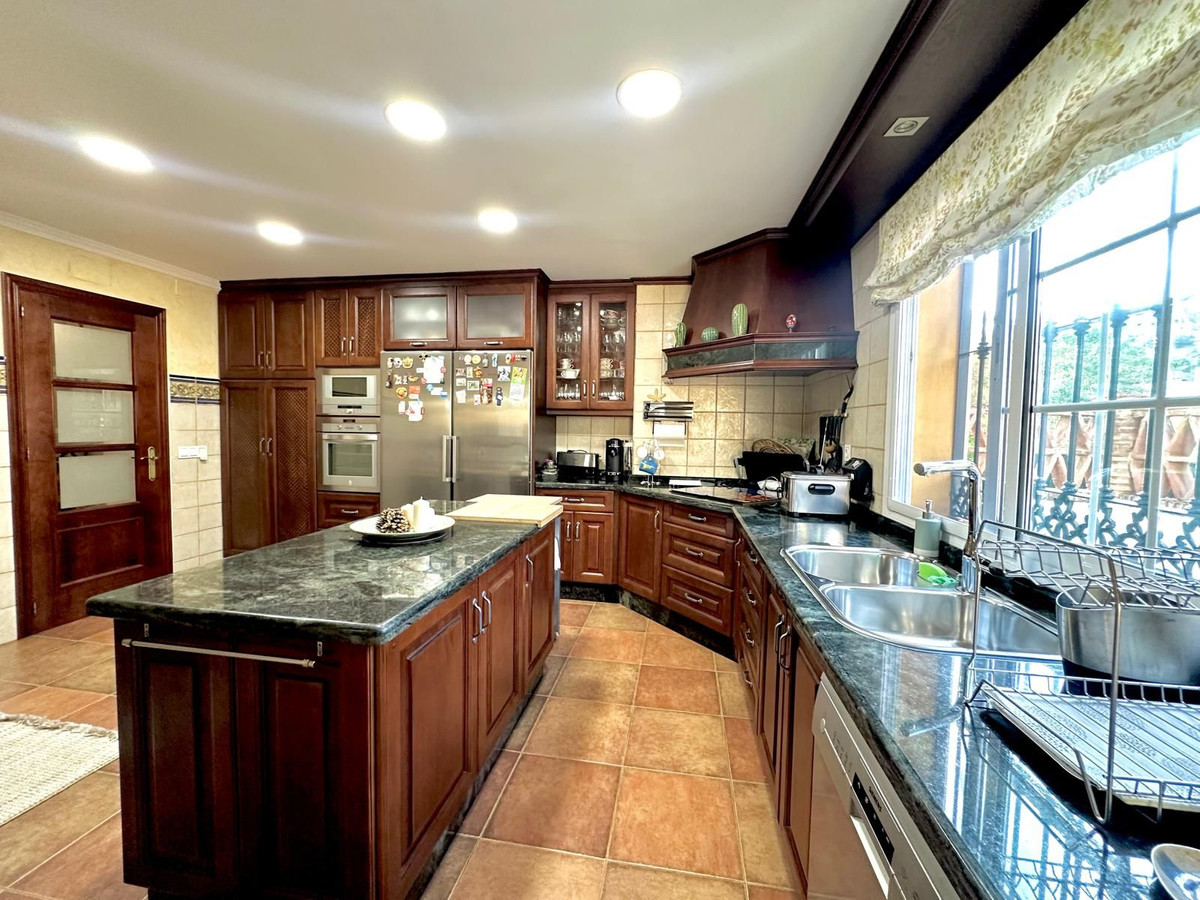 0225541af1d6937b770874196ec0681e - 24