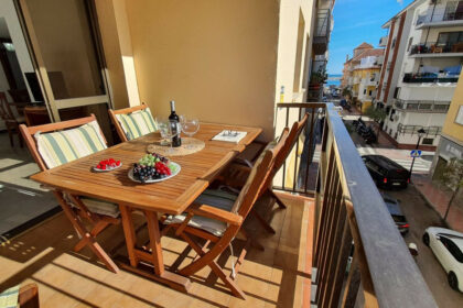 023a5cf46981818de01a3b573b0d8225 - 1