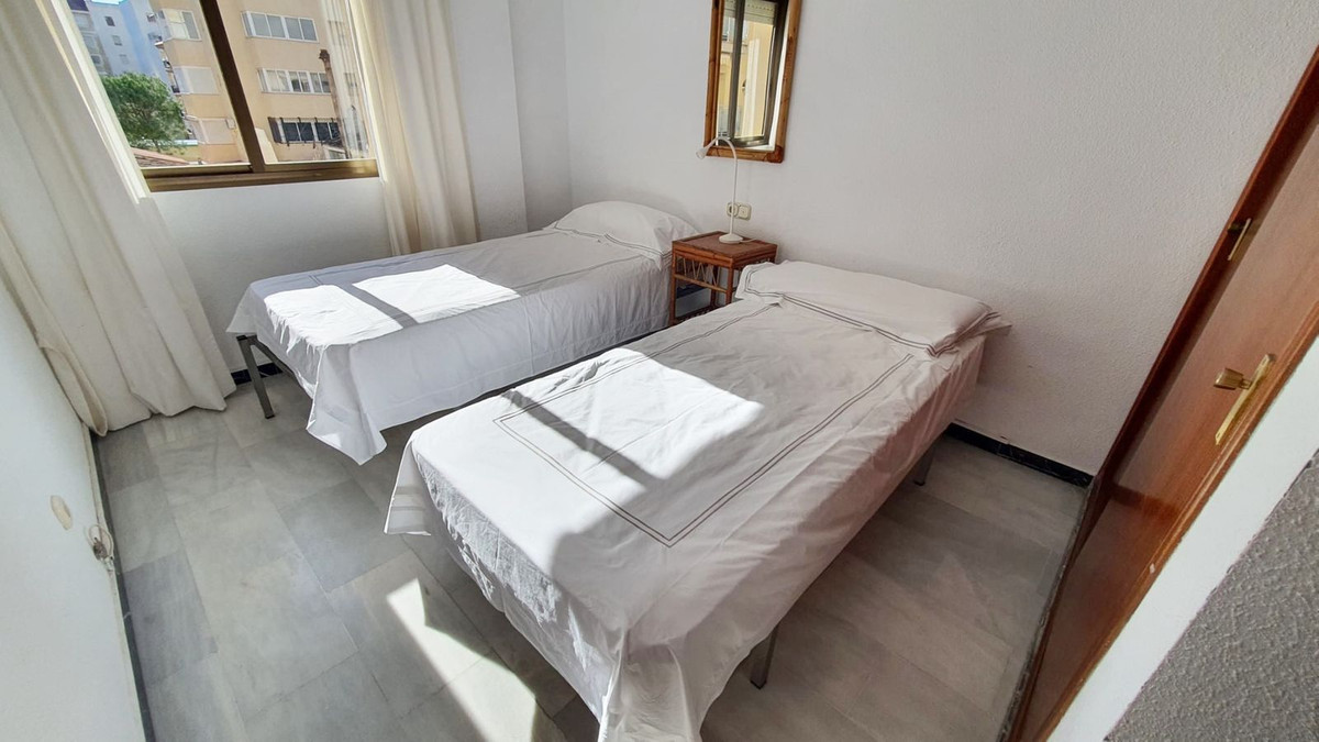 023a5cf46981818de01a3b573b0d8225 - 12