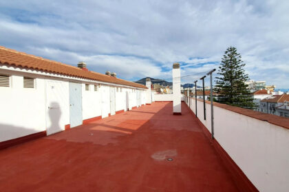 023a5cf46981818de01a3b573b0d8225 - 20